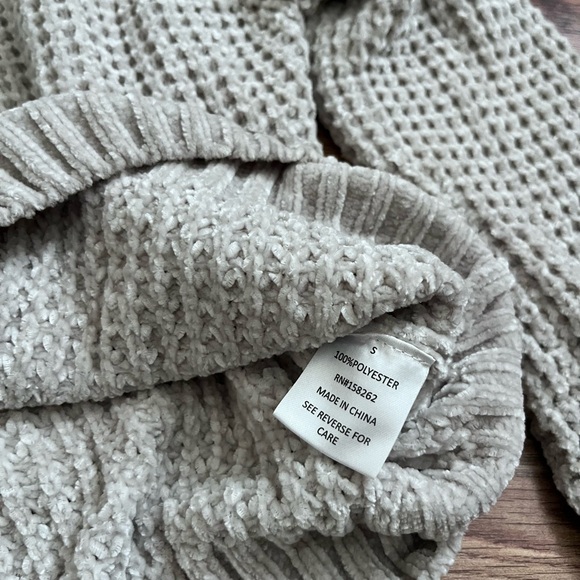 Altar'd State Light Gray Knit Sweater - Picture 4 of 8